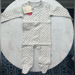 ❤️Magnetic Me onesie/sleeper/footie pajama. 3-6 months, gray, organic cotton! ❤️